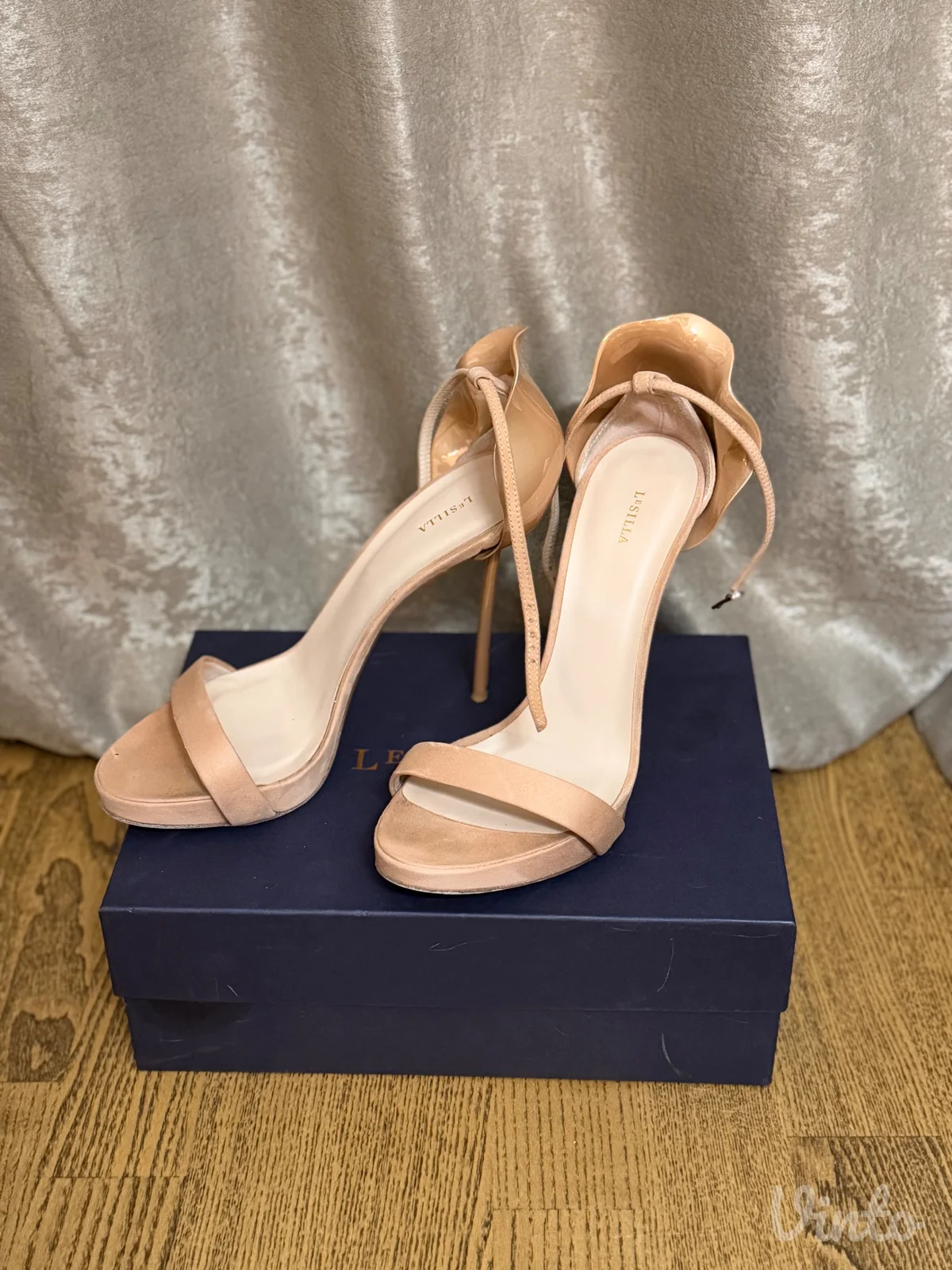 LE SILLA PETALO VELOUR PHARD