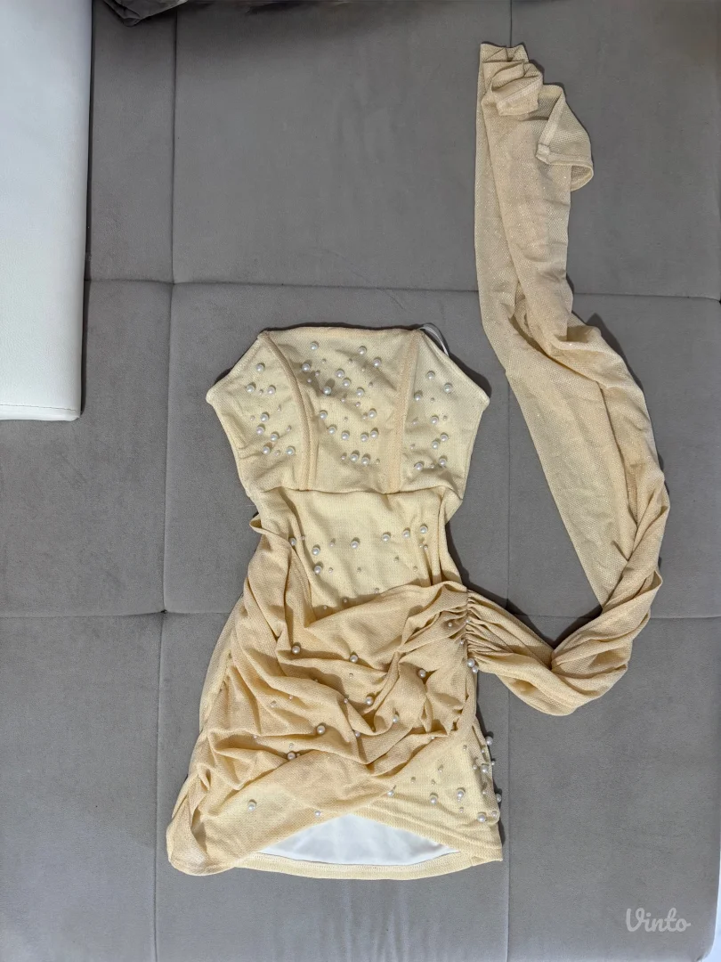 Prelepa svečana haljinica