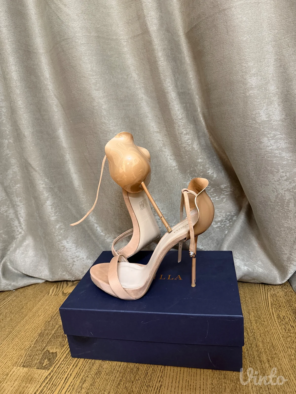 LE SILLA PETALO VELOUR PHARD