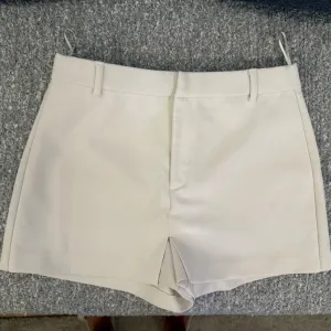 Beli Zara šorts