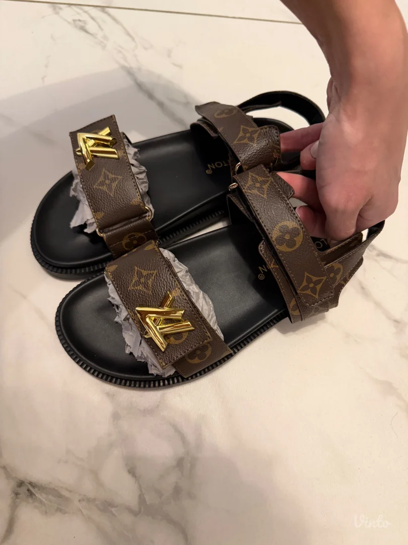 Louis Vuitton preslatke sandale