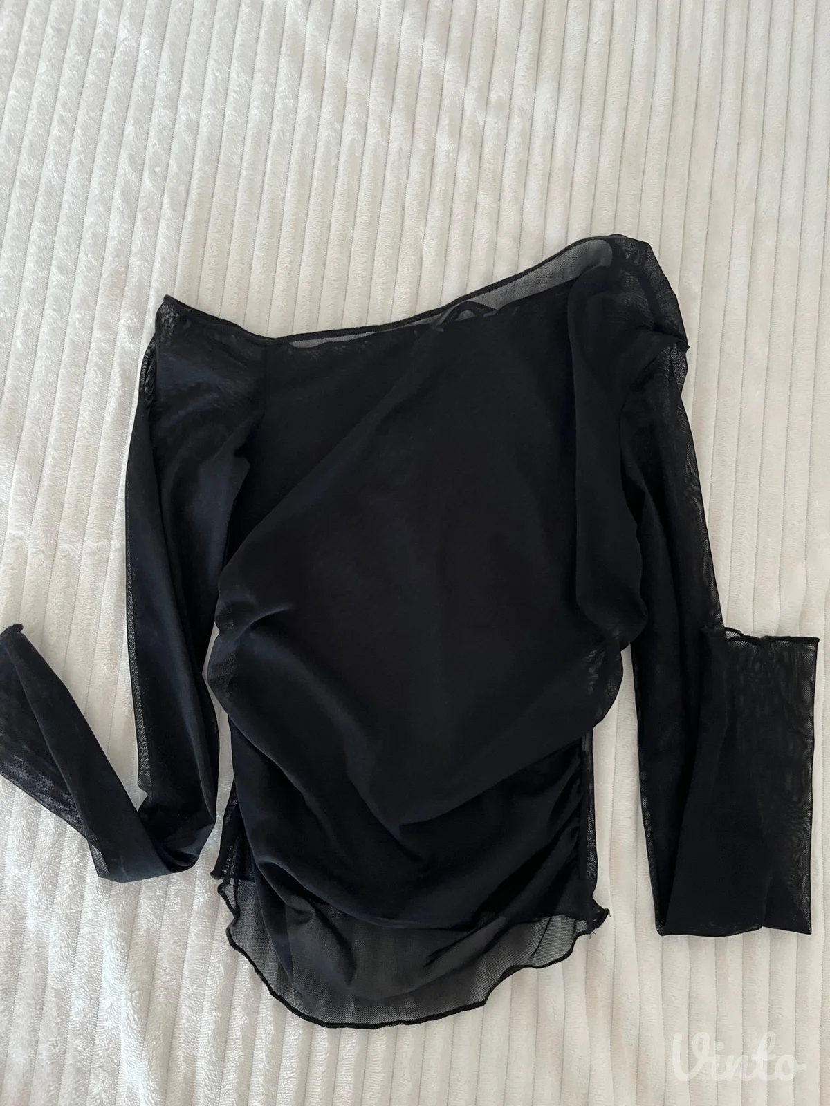 Crna mrezasta bluza