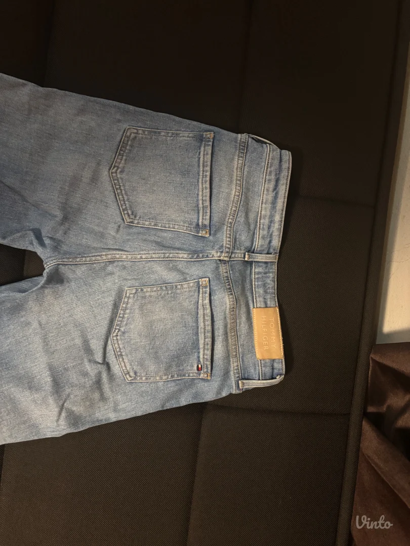 Tommy Hilfiger Zvoncare