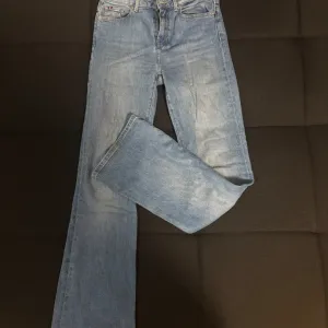 Tommy Hilfiger Zvoncare