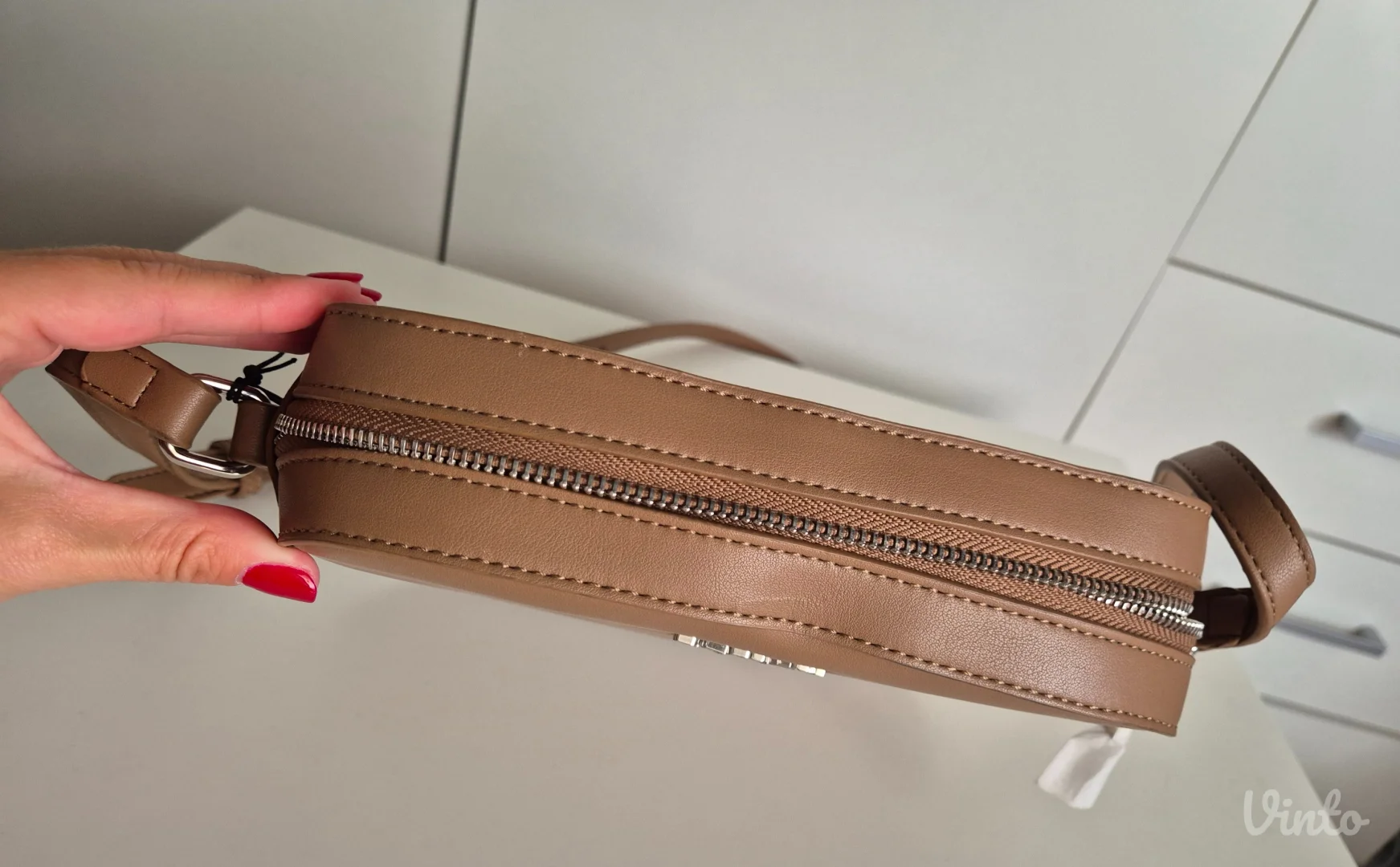 Replay torbica sa etiketom