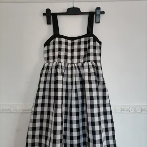 H&M svečana haljinica za devojčice