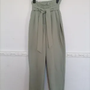 Sinsay svečane pantalone