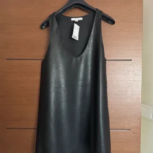 H&M kožna haljina
