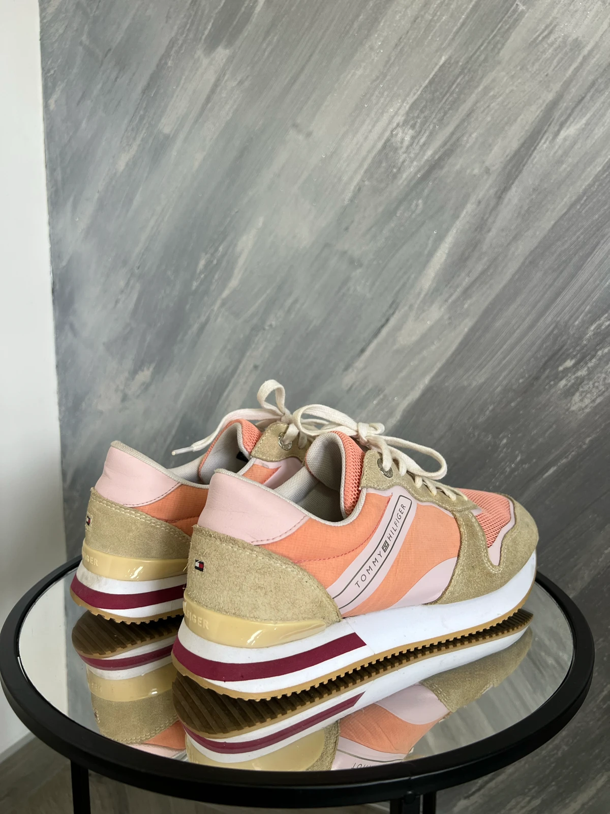 Tommy Hilfiger patike u broju 40