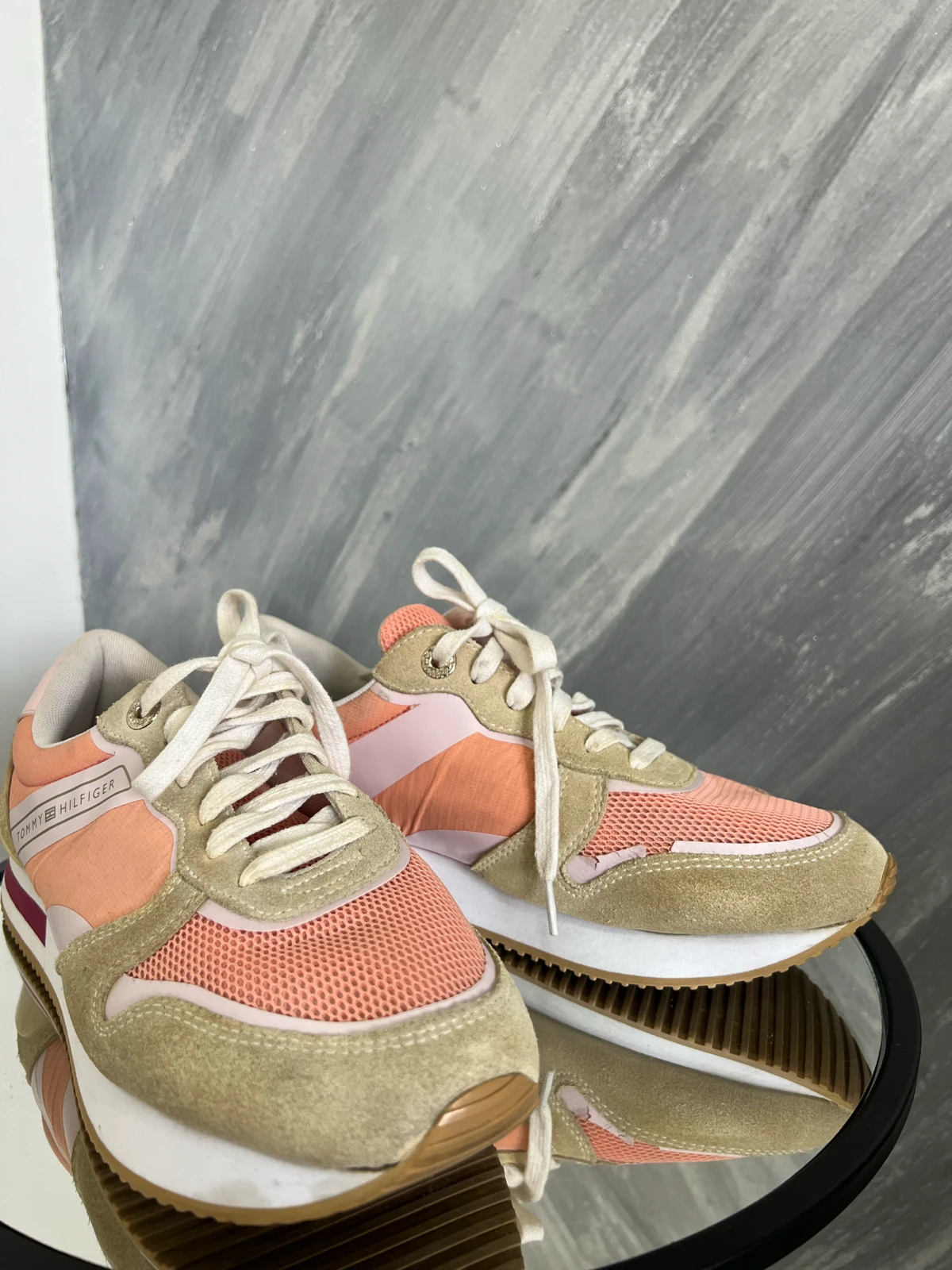 Tommy Hilfiger patike u broju 40