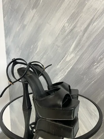 Stikle na platformu