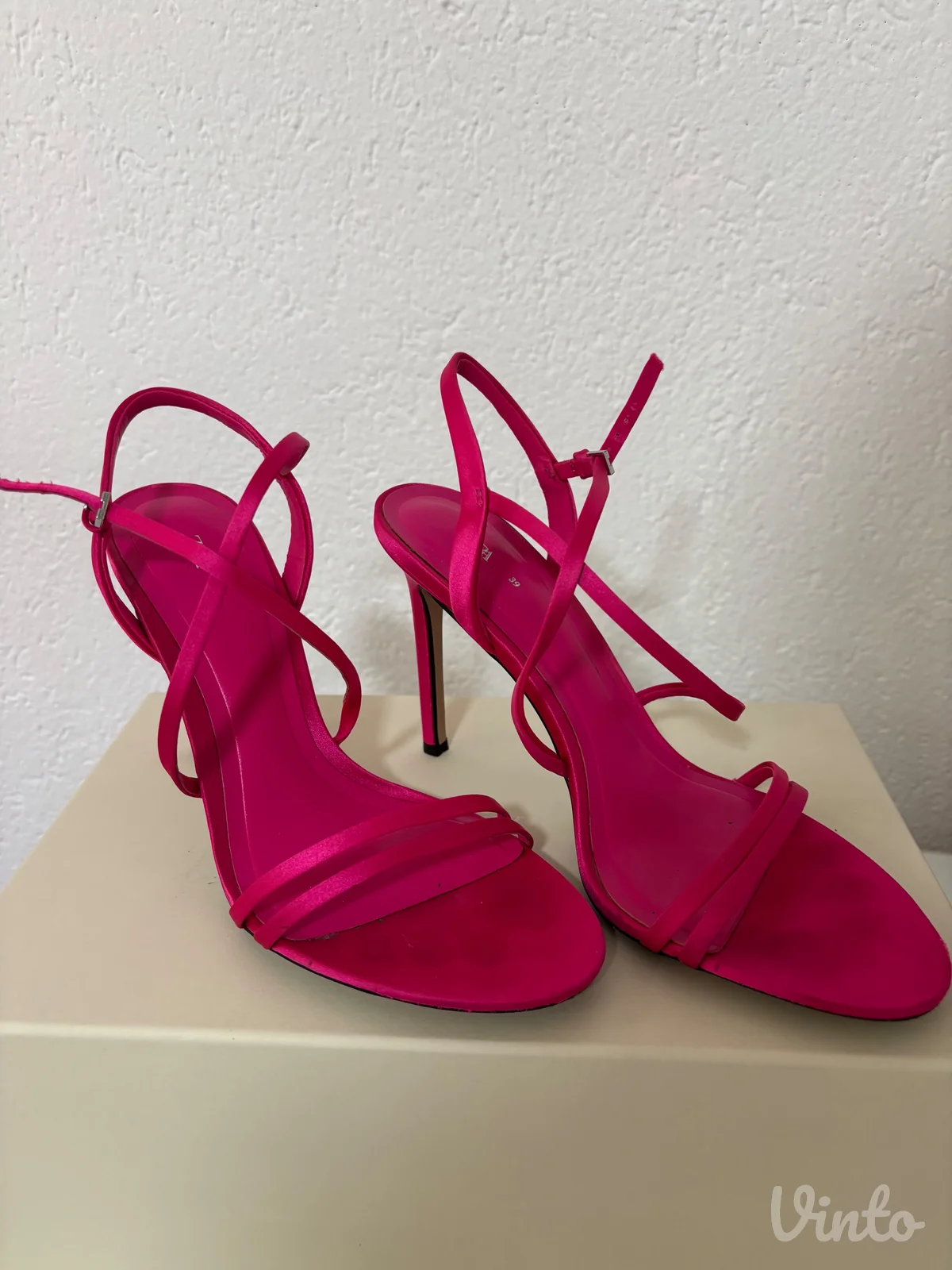 Zara sandale sa štiklom – broj 39