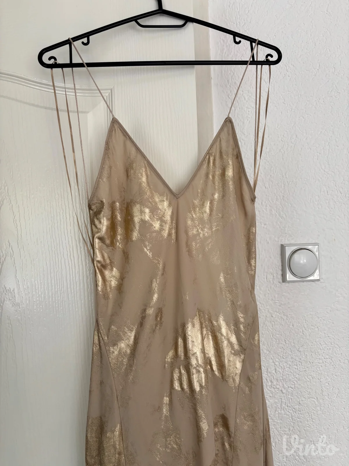 ZARA HALJINA NOVO SA ETIKETOM