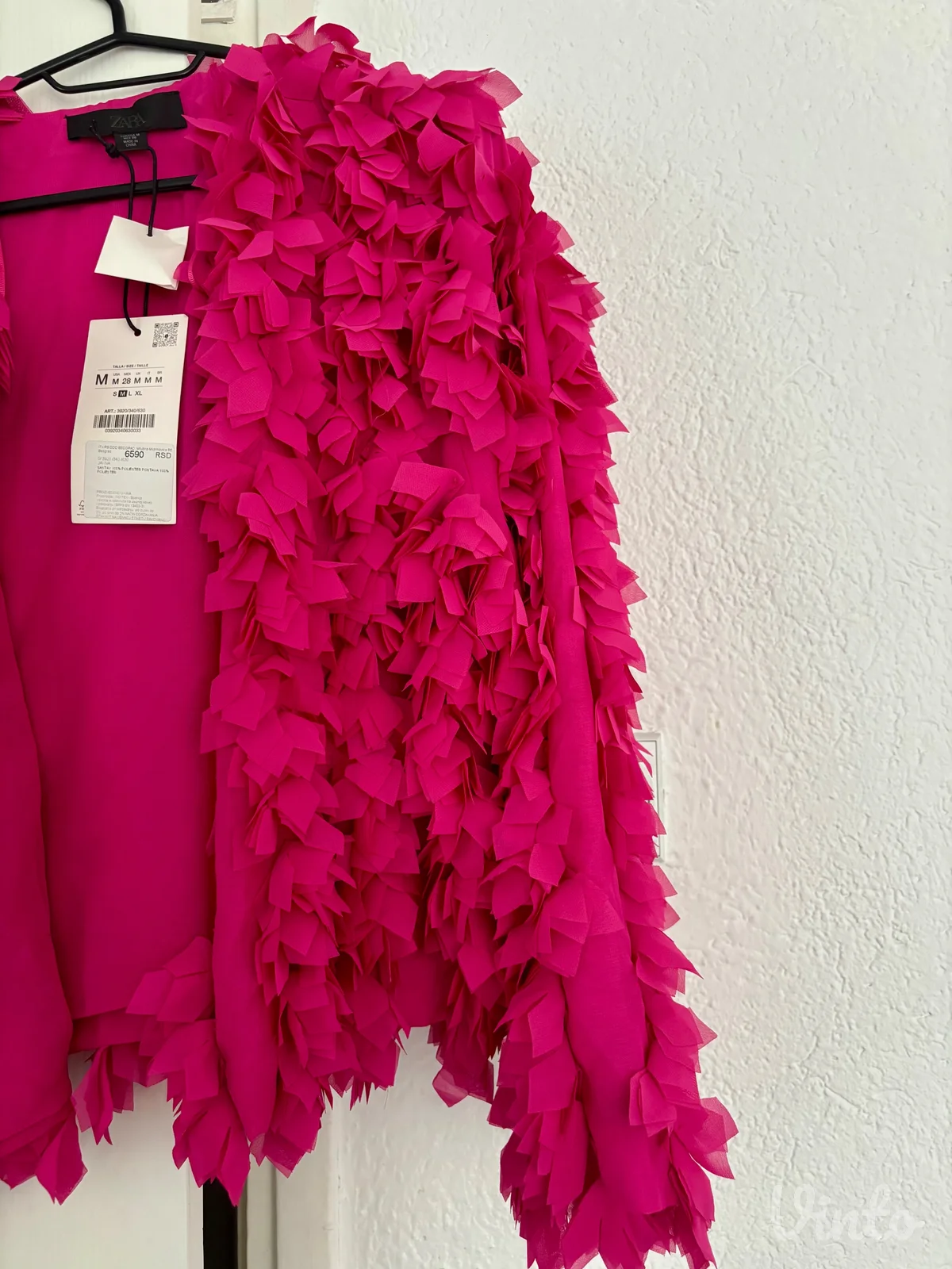 Zara efektna roze jaknica – NOVA sa etiketom