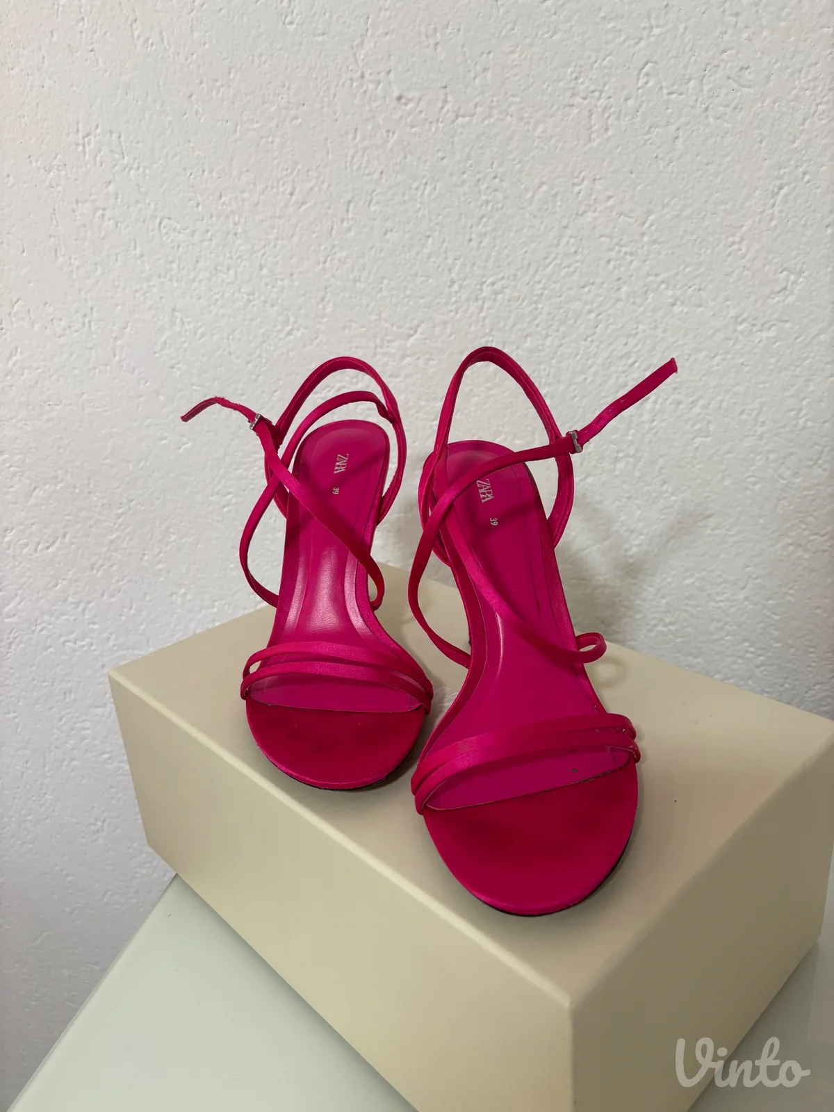 Zara sandale sa štiklom – broj 39
