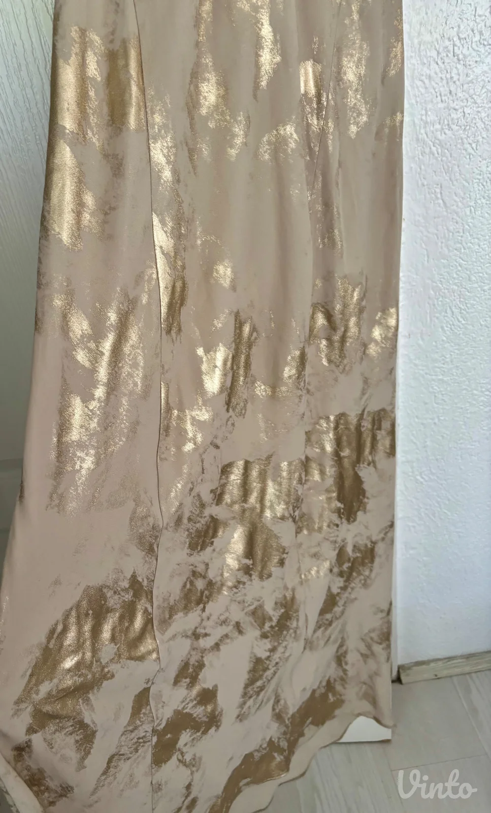 ZARA HALJINA NOVO SA ETIKETOM