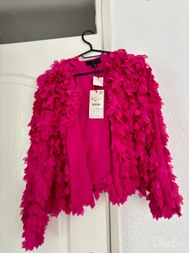 Zara efektna roze jaknica – NOVA sa etiketom
