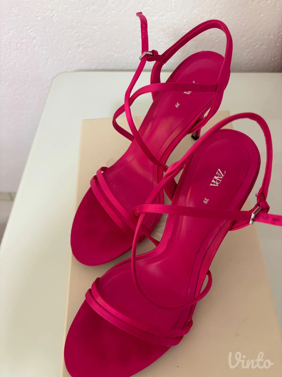Zara sandale sa štiklom – broj 39
