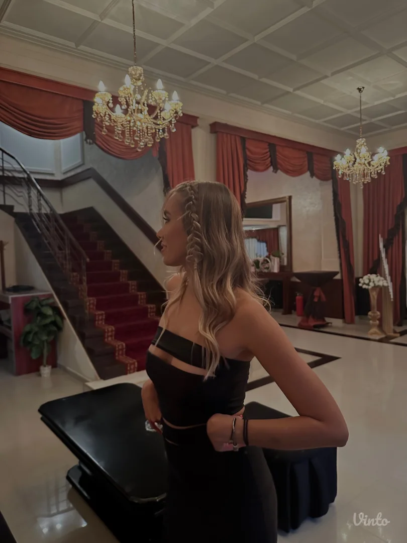 Komplet-top i suknja GARDE-ROBE