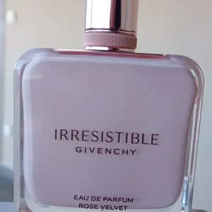 Givenchy Irresistible Rose velvet edp dekant 5ml/10ml