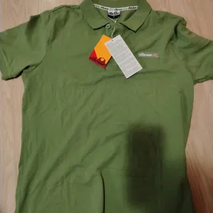 ellesse zelena muska majica M