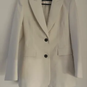 ZARA komplet – sako i pantalone, malo nošeno