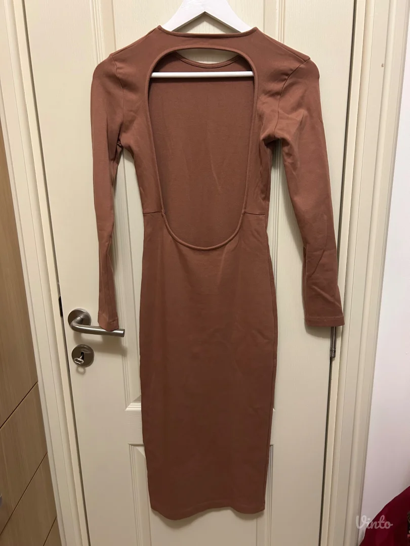 Zara haljina sa golim ledjima