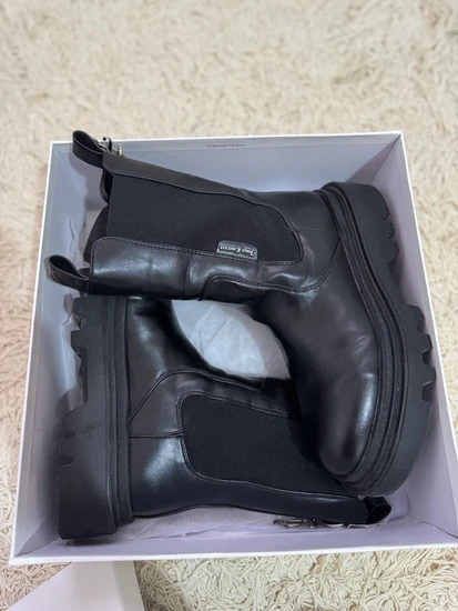 Juicy Couture - ženske čizme (39)