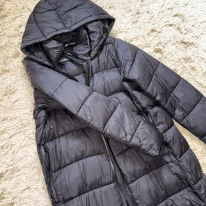 Zara - ženska zimska jakna (L)