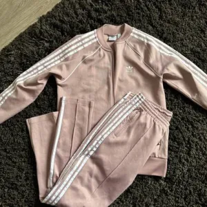 Komplet ženska trenerka - Adidas (42)