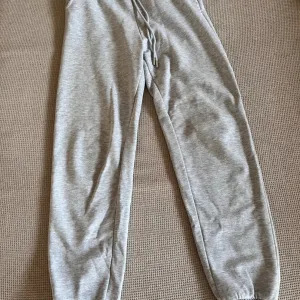 Stradivarius-siva trenerka