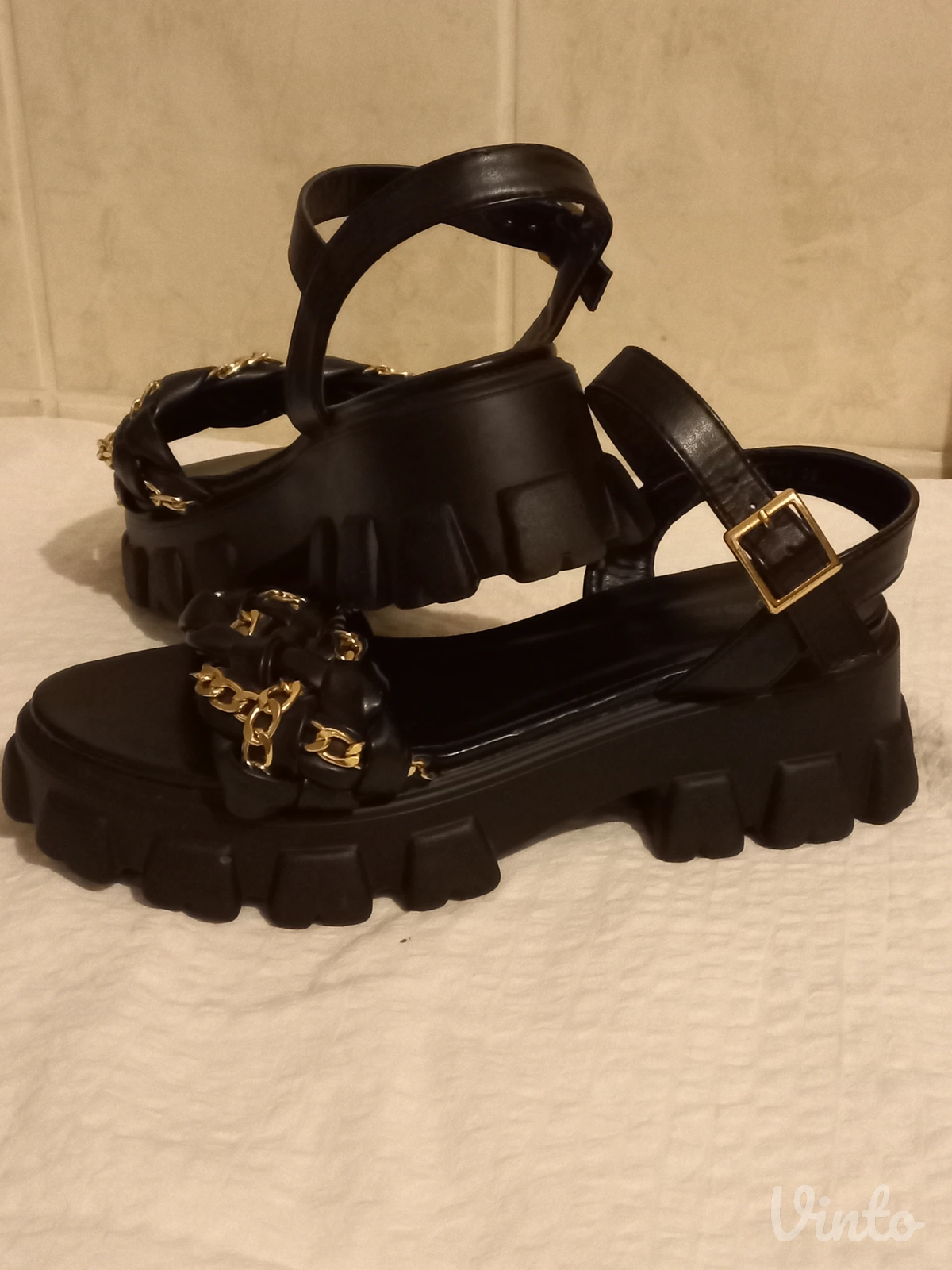 Crne Sandale 39