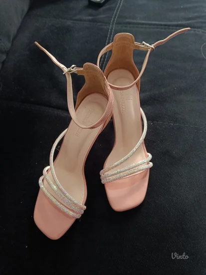 Sandale sa potpeticom