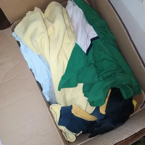 Puna kutija firmirane garderobe. Videti slike.