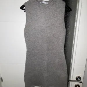 Zara dzemper haljina