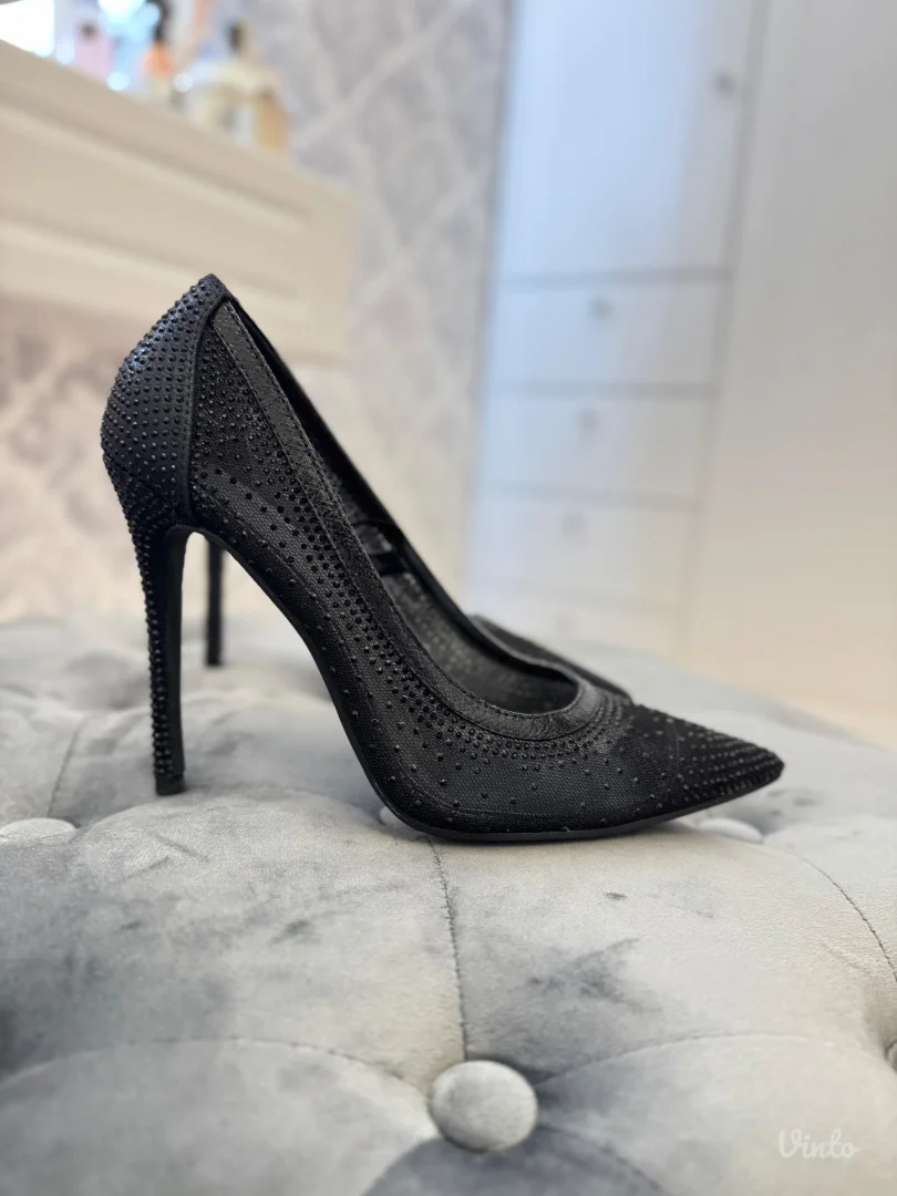 Elegantne crne salonke