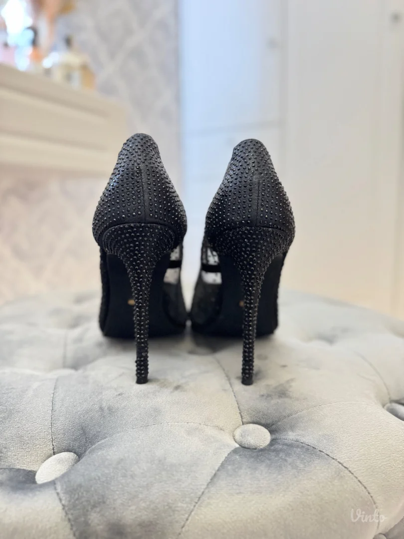 Elegantne crne salonke