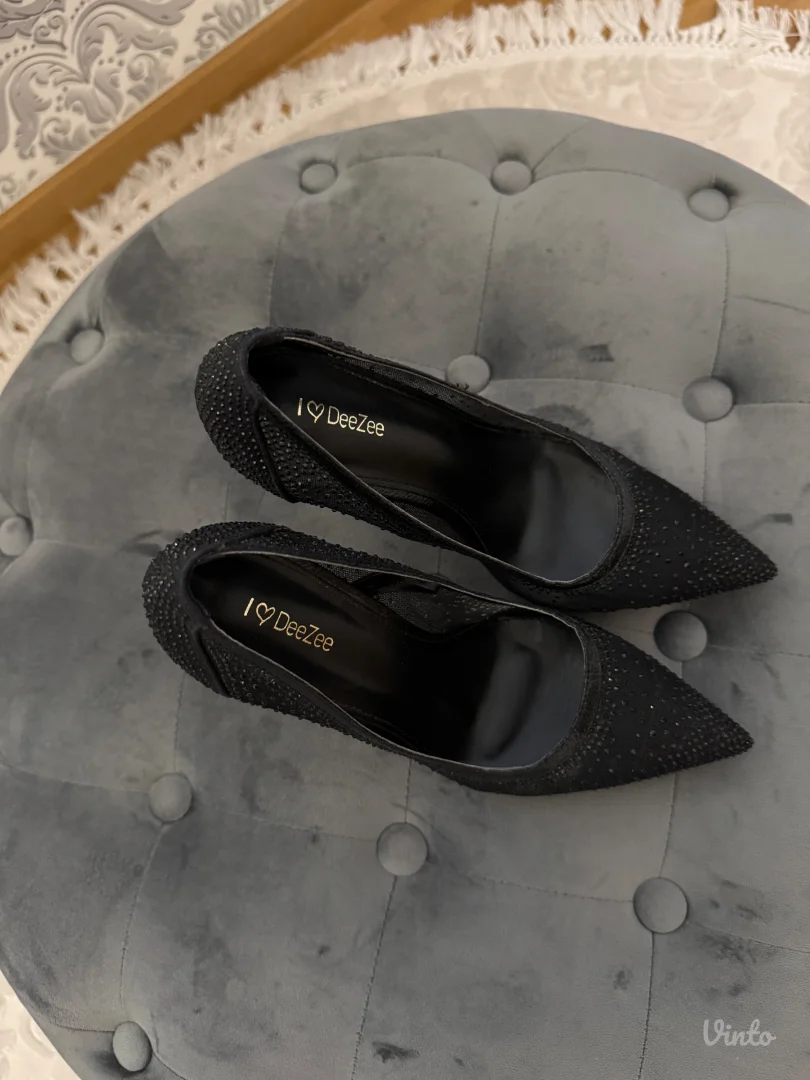 Elegantne crne salonke