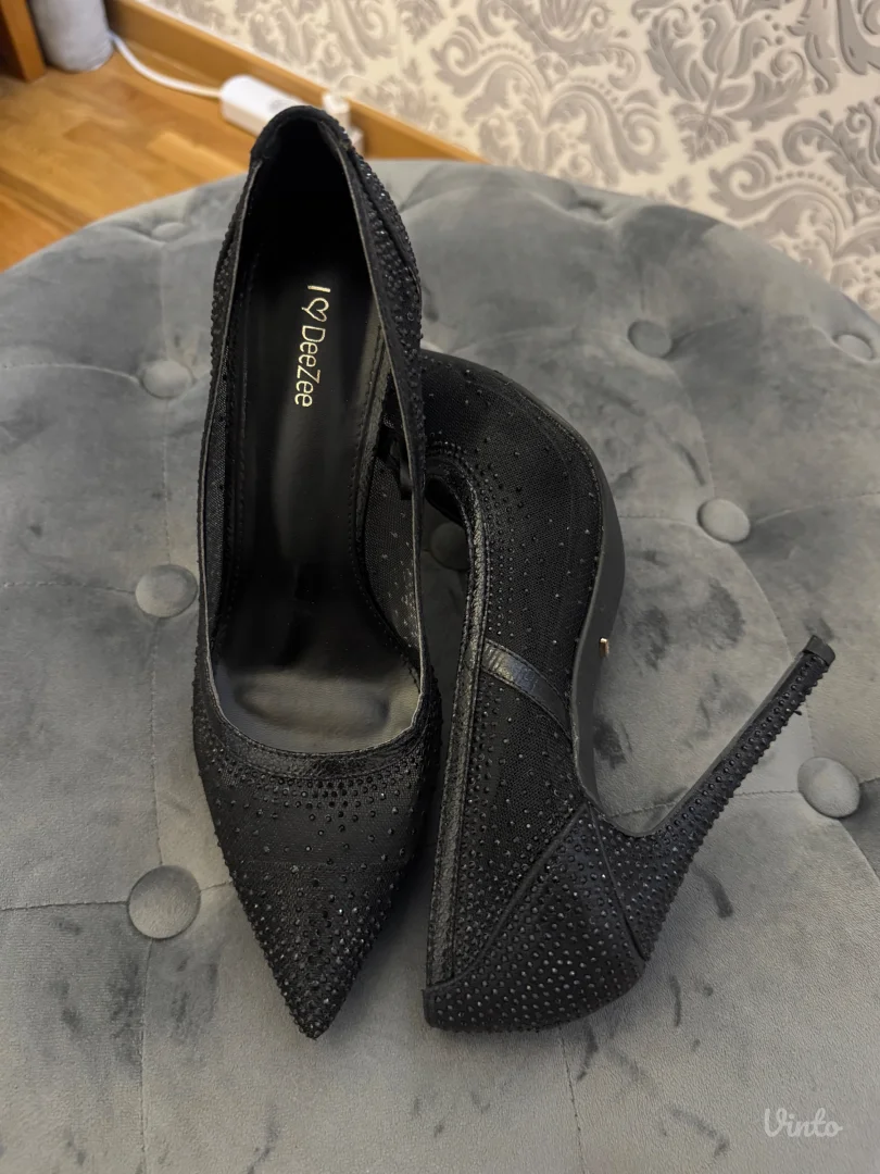 Elegantne crne salonke