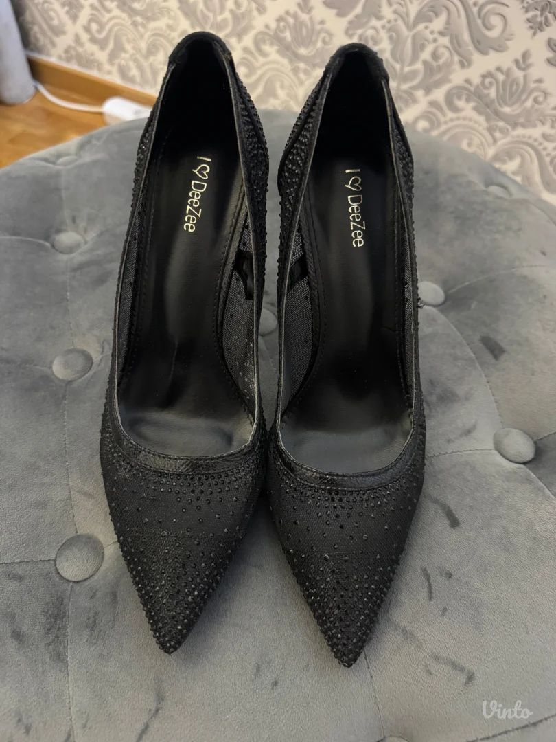 Elegantne crne salonke