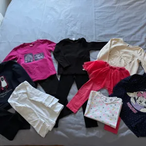 Lot stvari za devojčicu 4-5