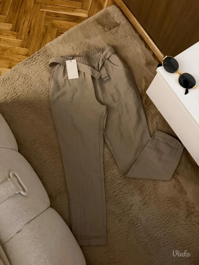 LUNA Nove letnje pantalone vel 36