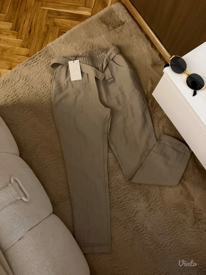 LUNA Nove letnje pantalone vel 36