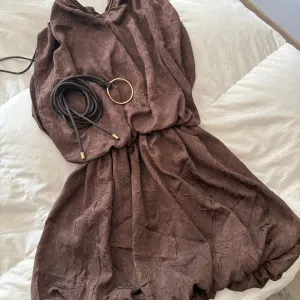 ZARA Nova haljinica