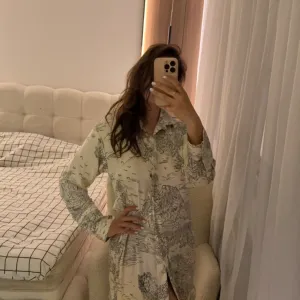 H&M satenska haljina