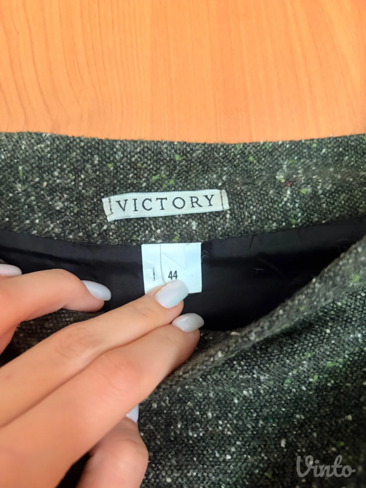 Victory suknja vunena