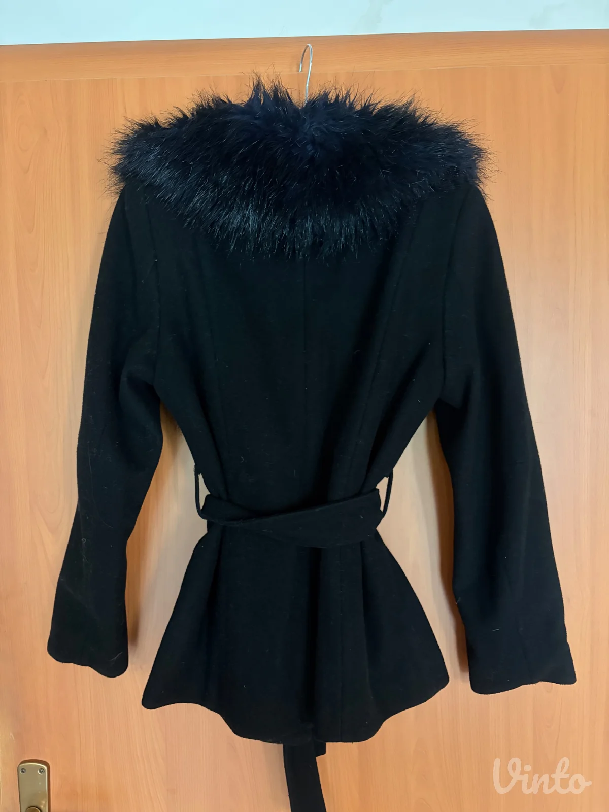 Crni kaput H&M