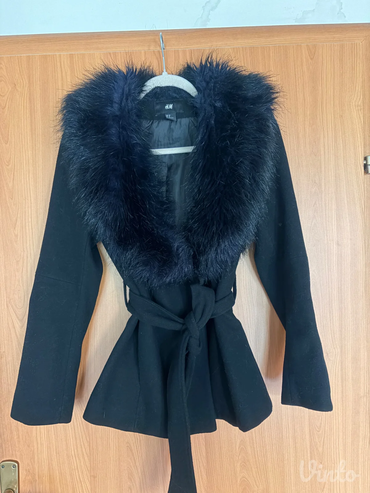 Crni kaput H&M