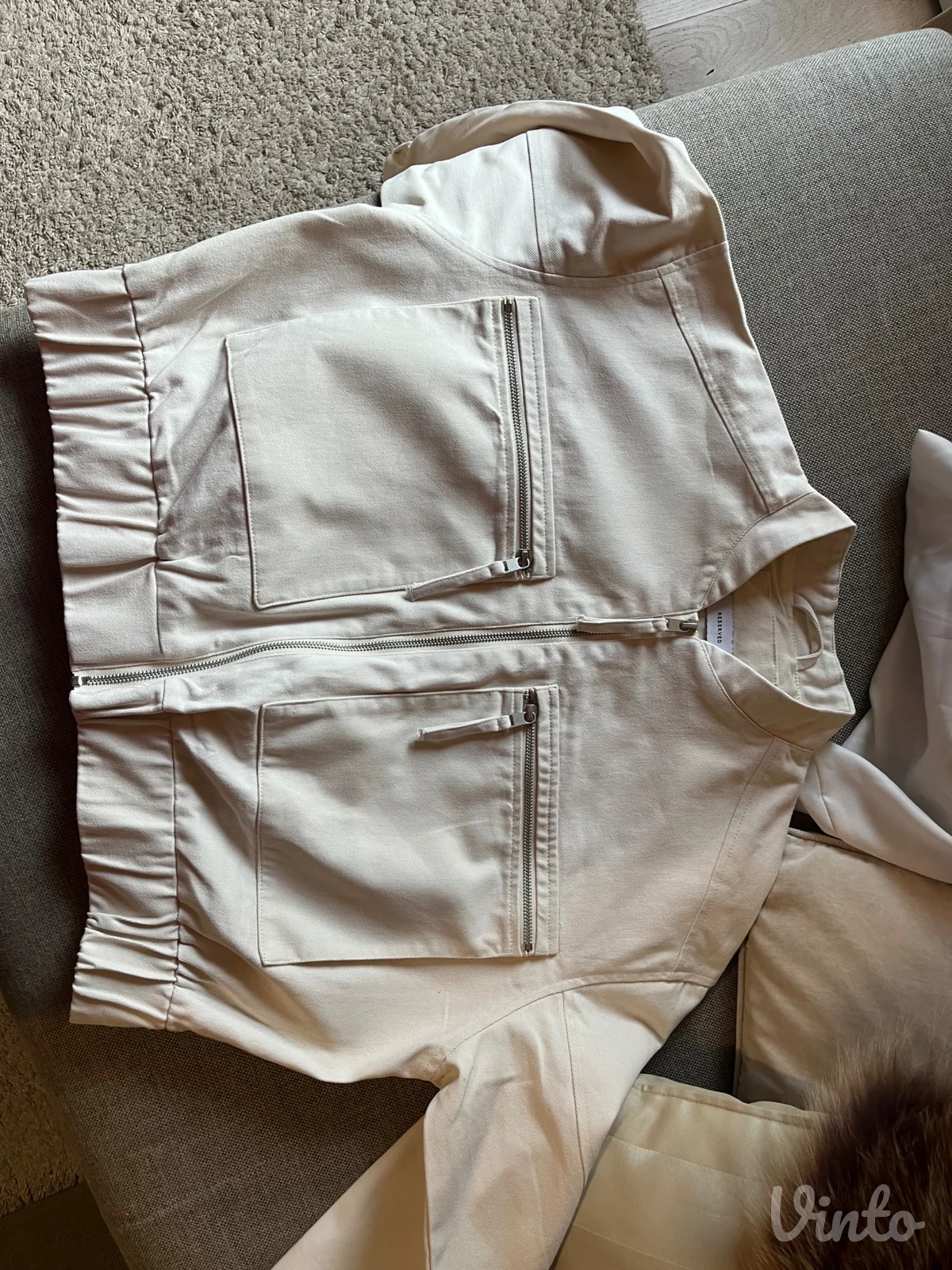 Reserved bomber jakna
