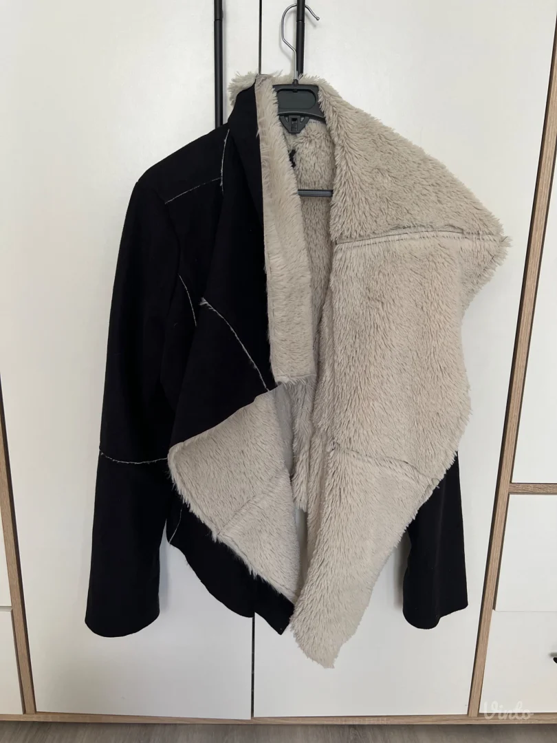 Prelepa menkana jaknica